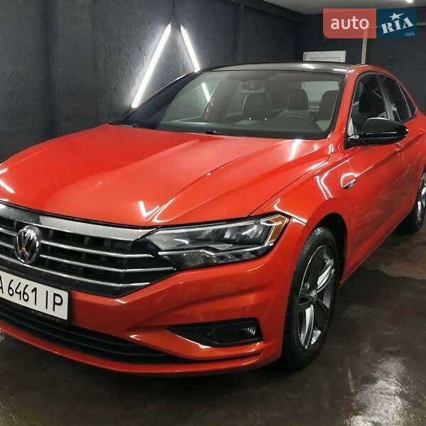 Седан Volkswagen Jetta 2019 в Львові