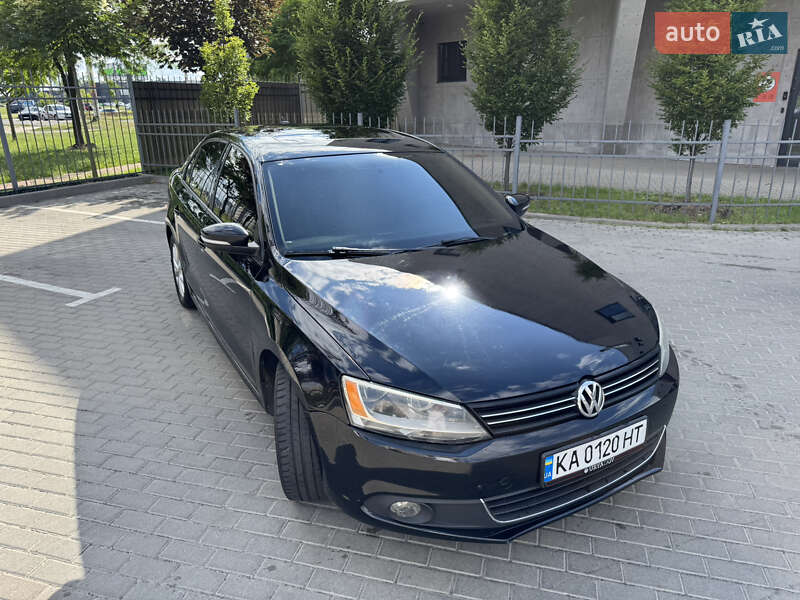 Седан Volkswagen Jetta 2012 в Киеве