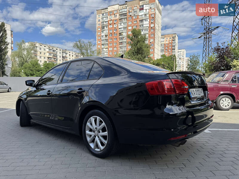 Седан Volkswagen Jetta 2012 в Киеве