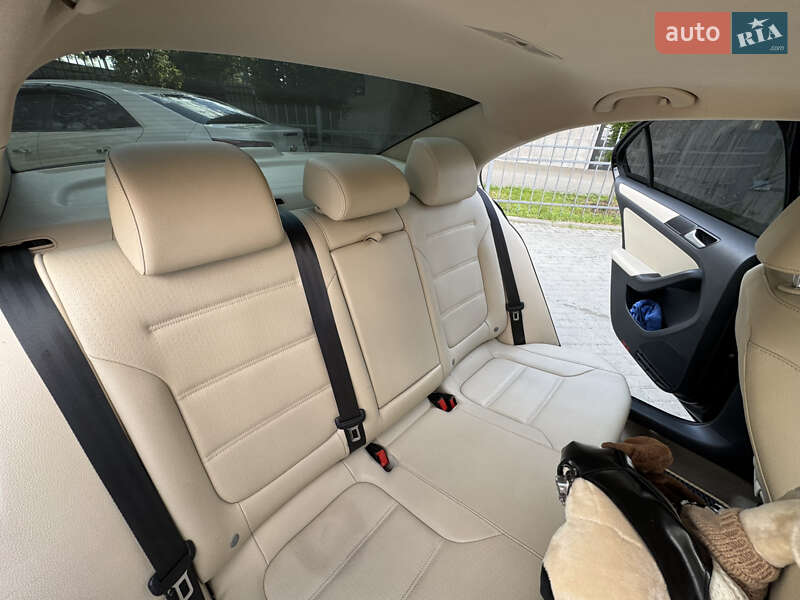 Седан Volkswagen Jetta 2012 в Киеве