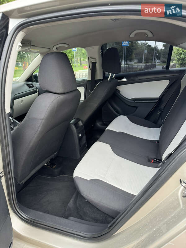 Седан Volkswagen Jetta 2014 в Харькове