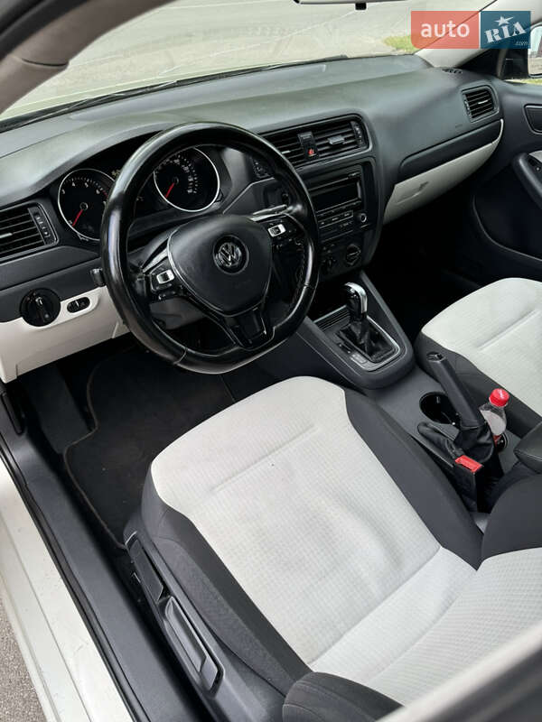 Седан Volkswagen Jetta 2014 в Харькове