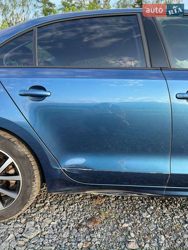 Седан Volkswagen Jetta 2016 в Львові
