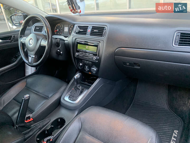 Седан Volkswagen Jetta 2011 в Києві