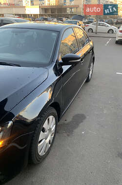 Седан Volkswagen Jetta 2011 в 