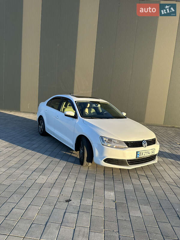 Седан Volkswagen Jetta 2014 в Хмельницком