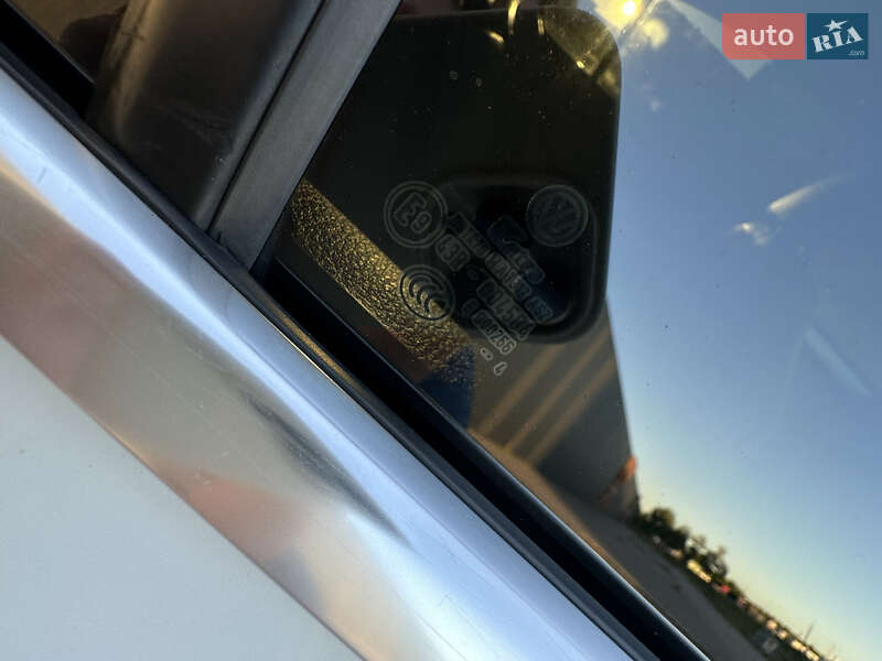 Седан Volkswagen Jetta 2014 в Хмельницком