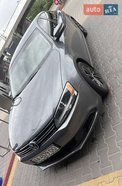 Седан Volkswagen Jetta 2012 в 