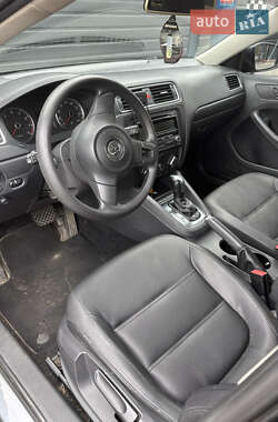 Седан Volkswagen Jetta 2012 в 