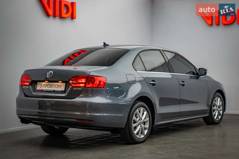 Седан Volkswagen Jetta 2013 в Києві