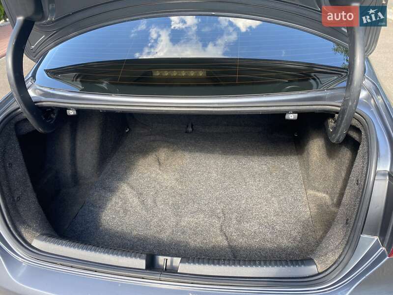Седан Volkswagen Jetta 2014 в Києві
