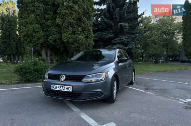 Седан Volkswagen Jetta 2013 в Ровно
