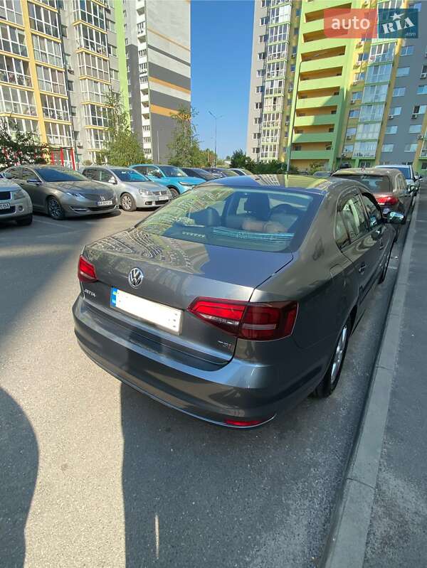 Седан Volkswagen Jetta 2016 в Києві