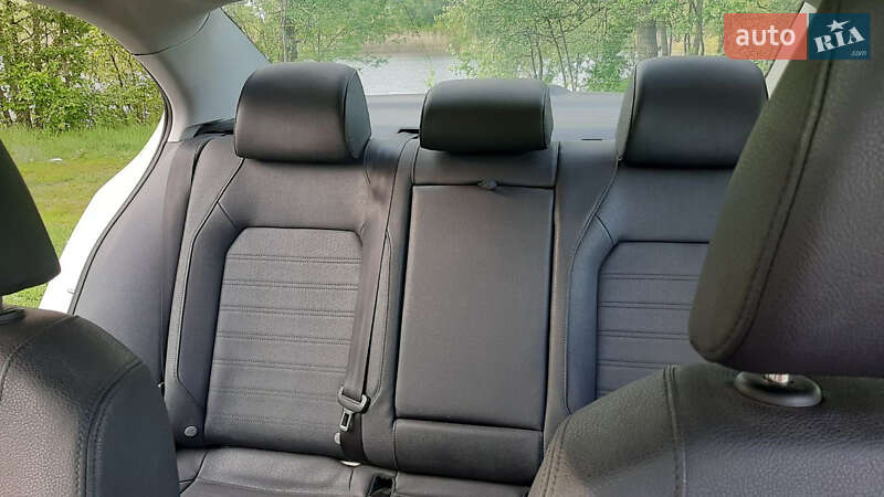 Седан Volkswagen Jetta 2010 в Вышгороде