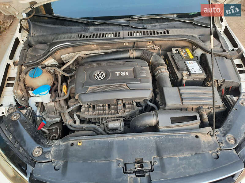 Седан Volkswagen Jetta 2015 в Кривом Роге