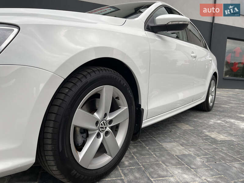 Седан Volkswagen Jetta 2016 в Ивано-Франковске