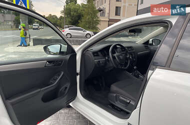 Седан Volkswagen Jetta 2016 в 