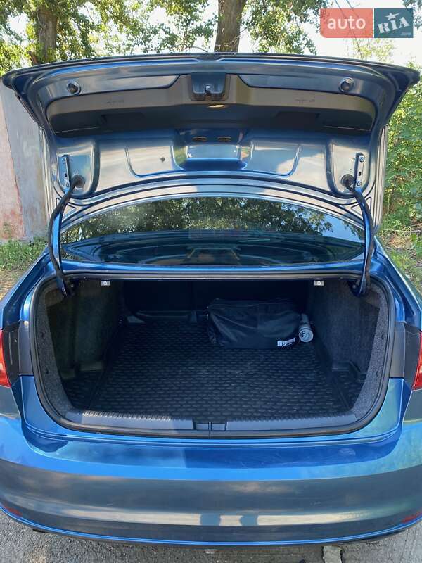 Седан Volkswagen Jetta 2014 в Полтаве