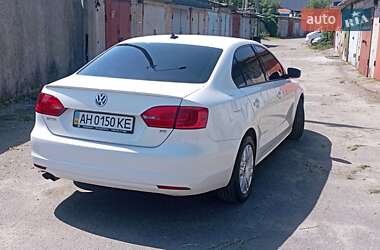 Седан Volkswagen Jetta 2013 в 