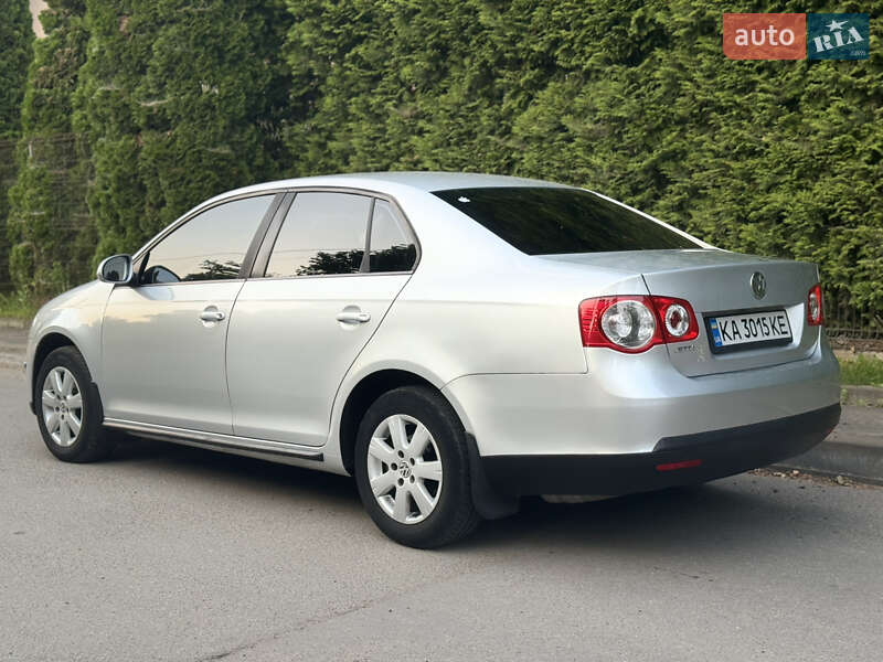 Седан Volkswagen Jetta 2006 в Киеве
