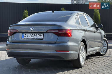 Седан Volkswagen Jetta 2019 в 