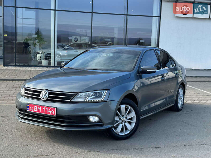 Седан Volkswagen Jetta 2016 в Ужгороде