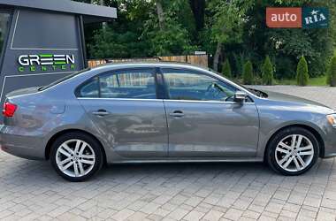 Седан Volkswagen Jetta 2015 в 