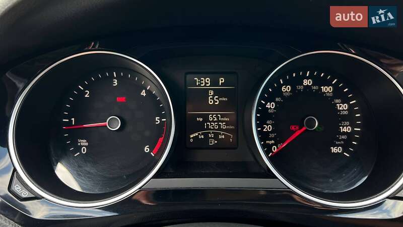 Седан Volkswagen Jetta 2015 в Львове