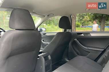 Седан Volkswagen Jetta 2016 в 