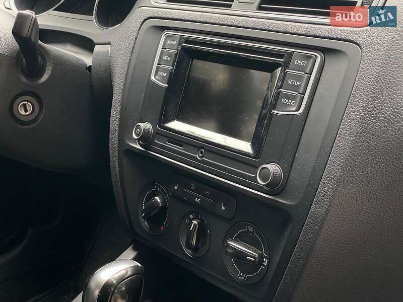 Седан Volkswagen Jetta 2016 в Киеве