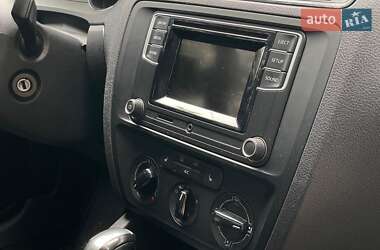 Седан Volkswagen Jetta 2016 в 