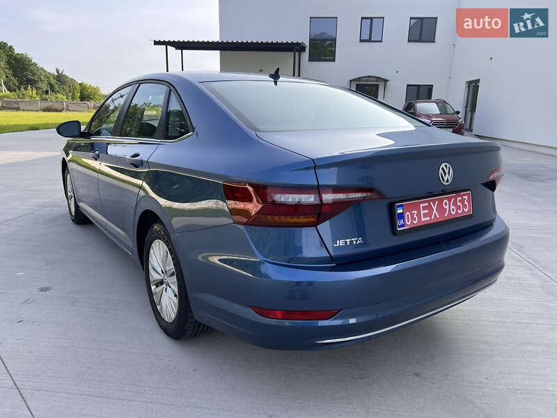 Седан Volkswagen Jetta 2019 в Луцке