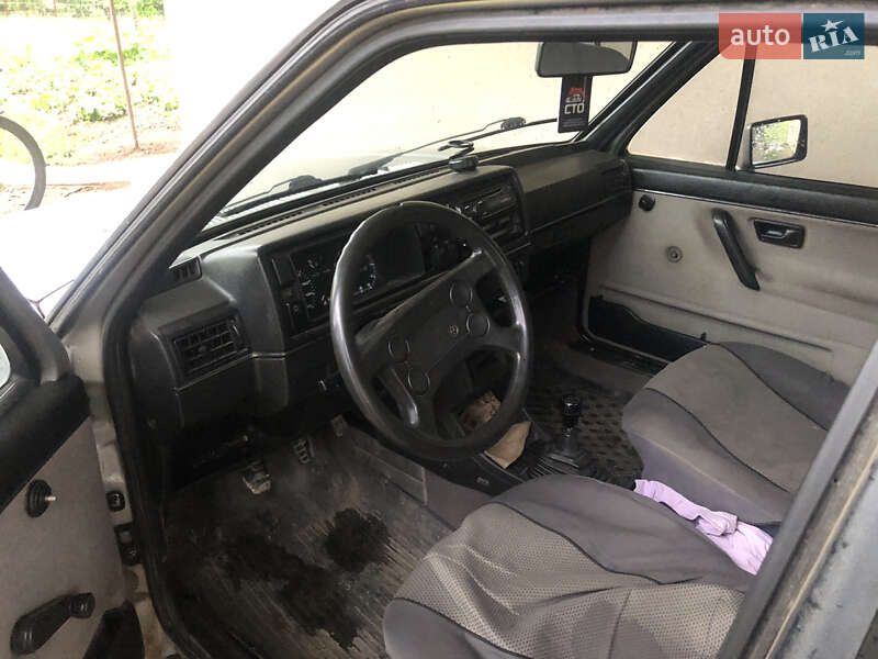 Седан Volkswagen Jetta 1987 в Рожнятові