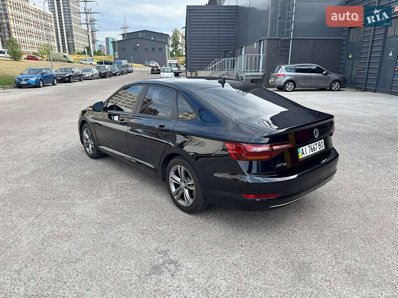 Седан Volkswagen Jetta 2018 в Києві