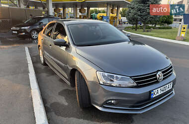 Седан Volkswagen Jetta 2016 в 