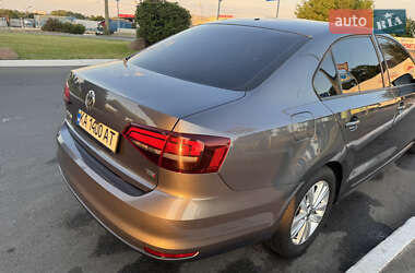 Седан Volkswagen Jetta 2016 в 