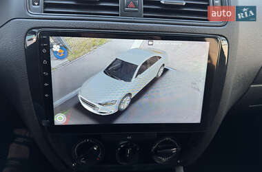 Седан Volkswagen Jetta 2016 в 