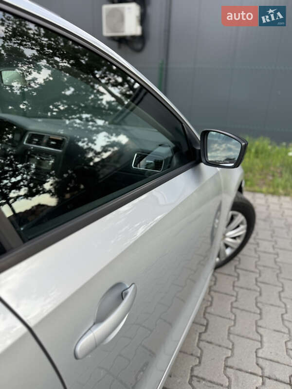 Седан Volkswagen Jetta 2011 в Киеве