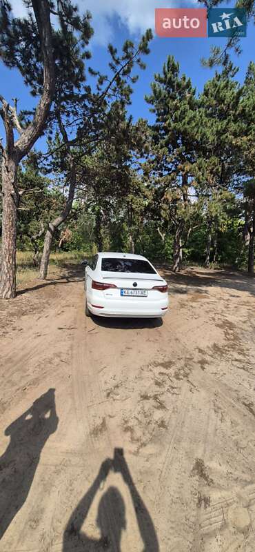 Седан Volkswagen Jetta 2018 в Днепре