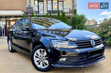 Седан Volkswagen Jetta 2016 в Киеве