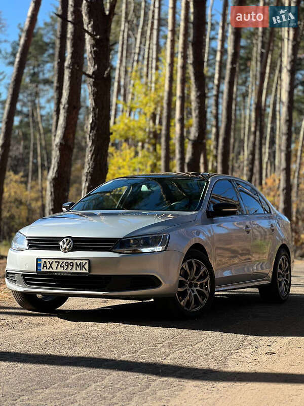 Седан Volkswagen Jetta 2011 в 
