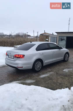 Седан Volkswagen Jetta 2012 в 