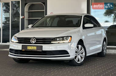Седан Volkswagen Jetta 2016 в Киеве