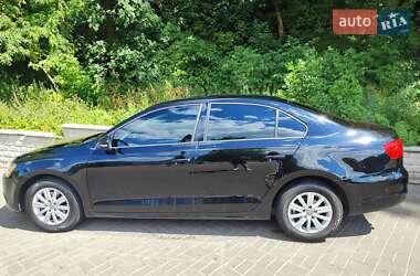 Седан Volkswagen Jetta 2013 в Києві