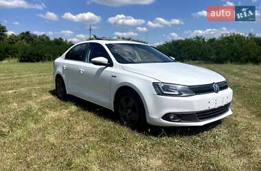 Седан Volkswagen Jetta 2013 в 