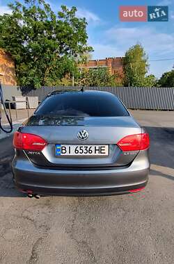 Седан Volkswagen Jetta 2012 в Полтаві