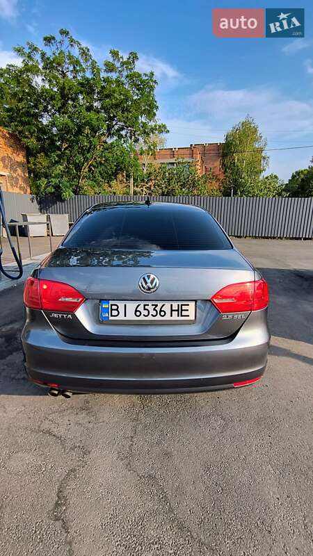 Седан Volkswagen Jetta 2012 в Полтаві