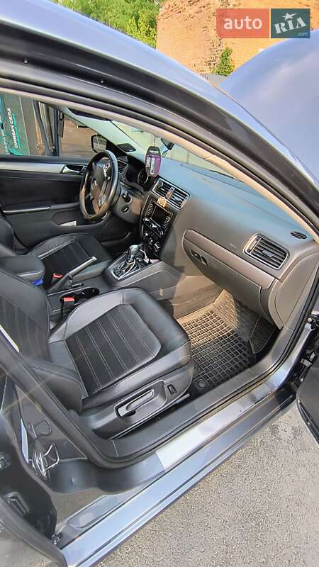 Седан Volkswagen Jetta 2012 в Полтаві