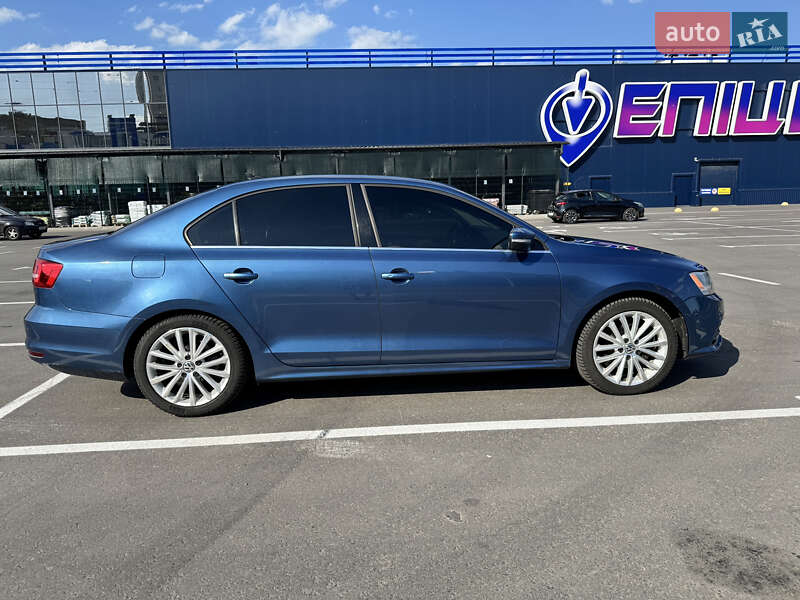 Седан Volkswagen Jetta 2014 в Чернигове