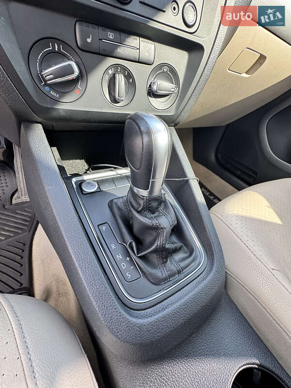 Седан Volkswagen Jetta 2014 в Чернигове